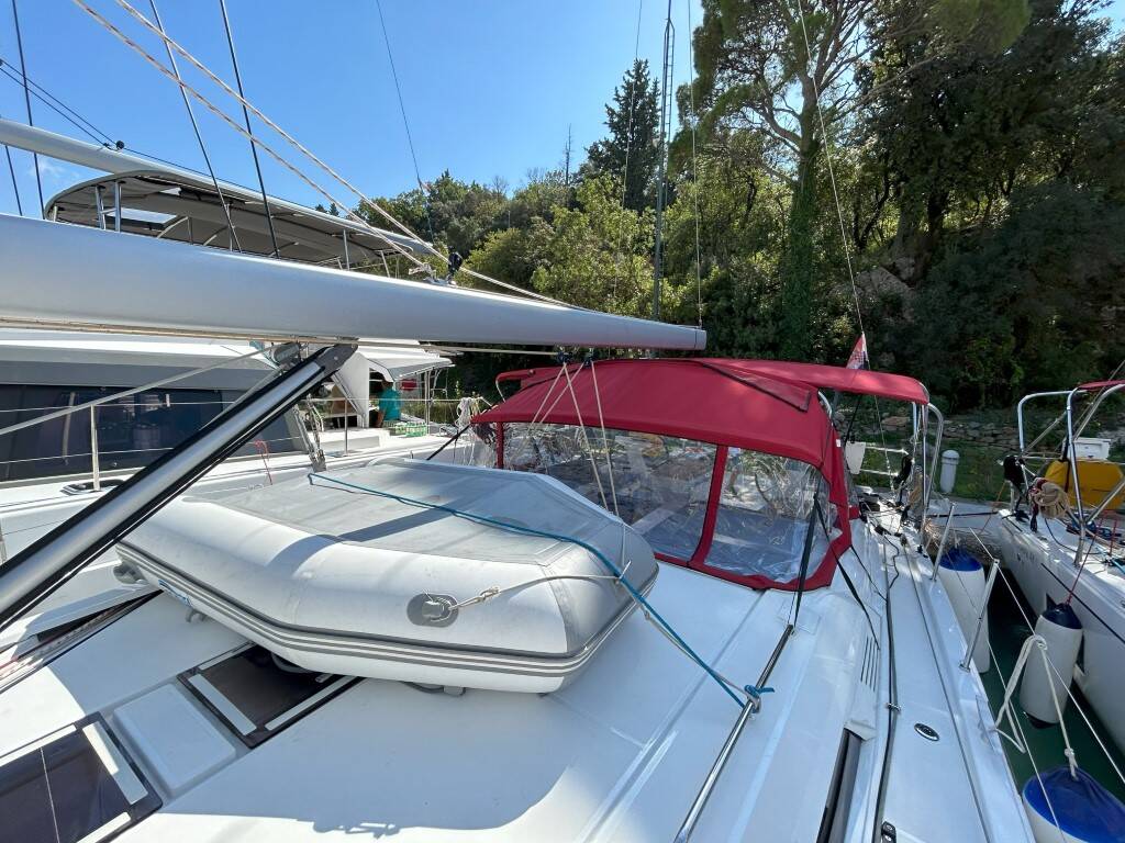 Oceanis 46.1  BUMBLEBEE