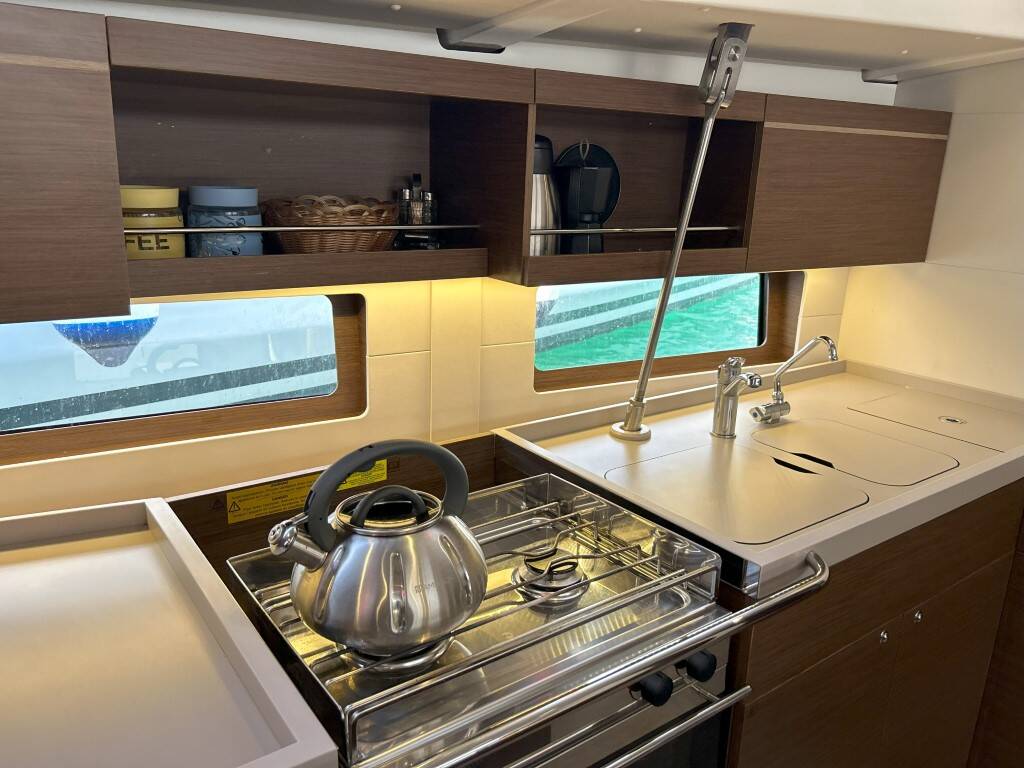 Oceanis 46.1  BUMBLEBEE