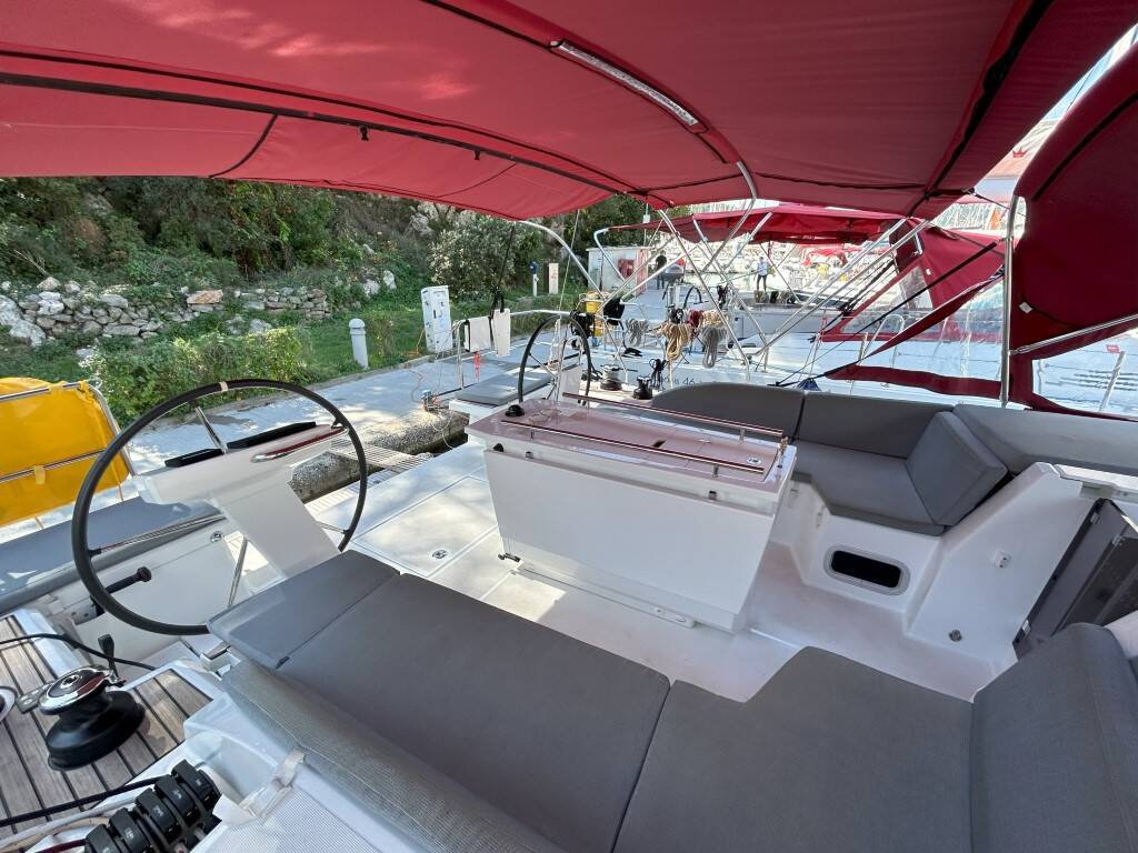 Oceanis 46.1  BUMBLEBEE