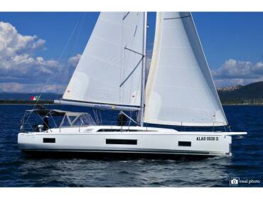 Oceanis 46.1 • Luna - Water maker, Solar Panel