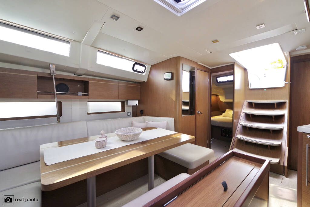 Oceanis 46.1 Luna - Water maker, Solar Panel
