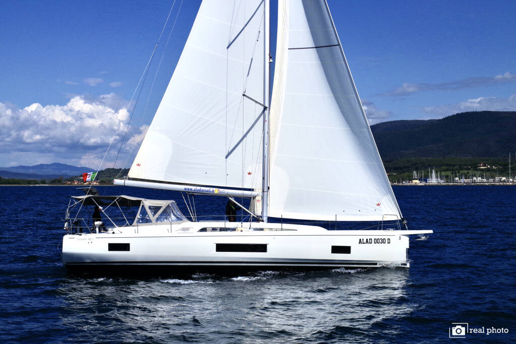 Oceanis 46.1 Luna - Water maker, Solar Panel