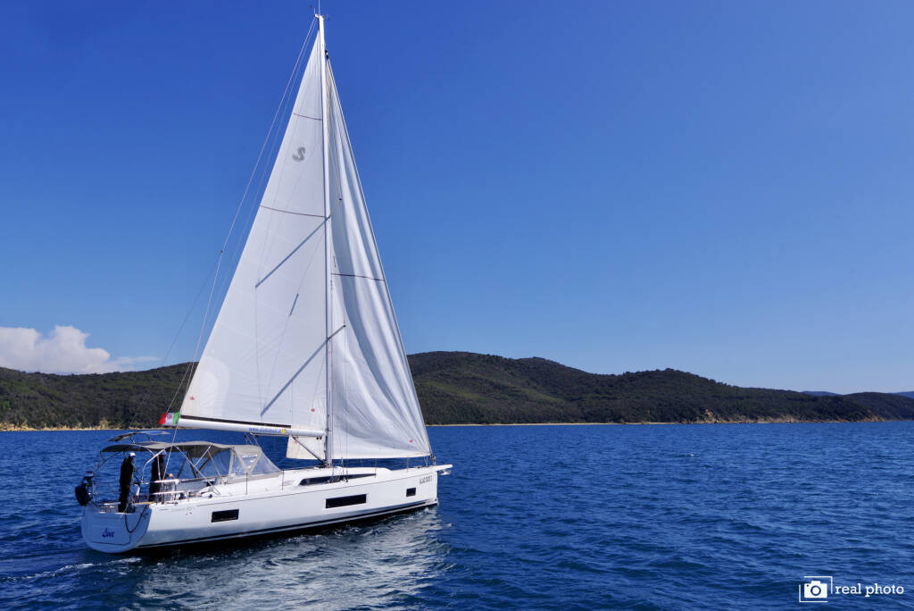 Oceanis 46.1 Luna - Water maker, Solar Panel