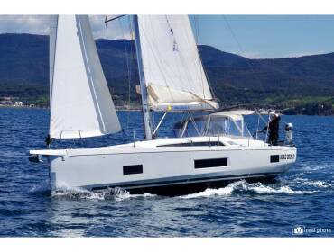 Oceanis 46.1 • Emma - Water maker, Solar Panel