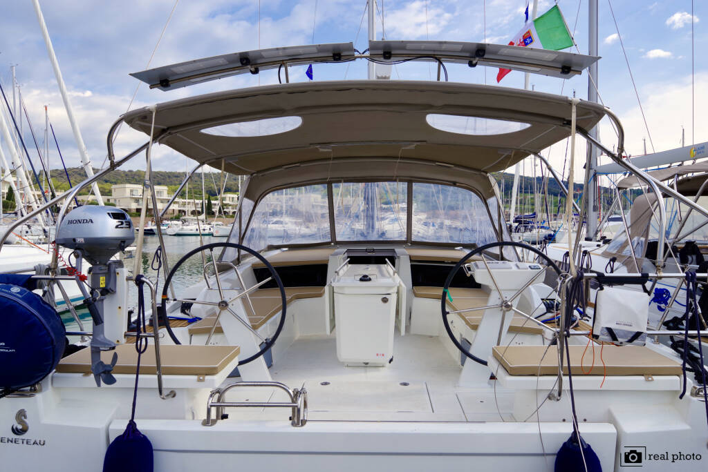Oceanis 46.1 Emma - Water maker, Solar Panel
