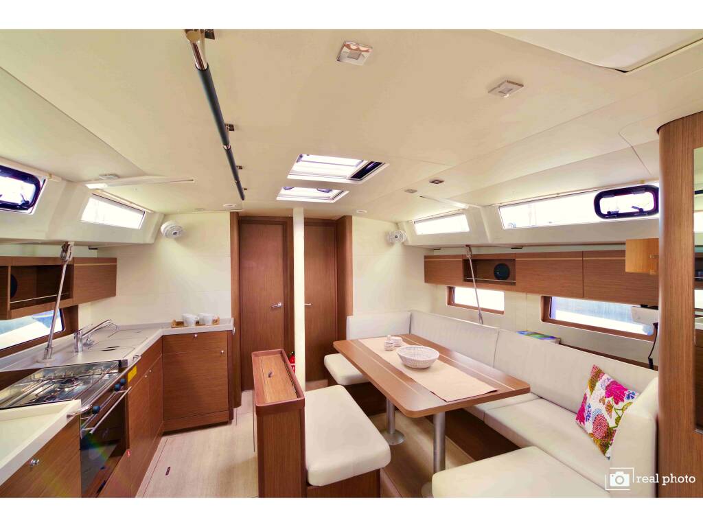 Oceanis 46.1 Nora  - Water maker, Solar Panel