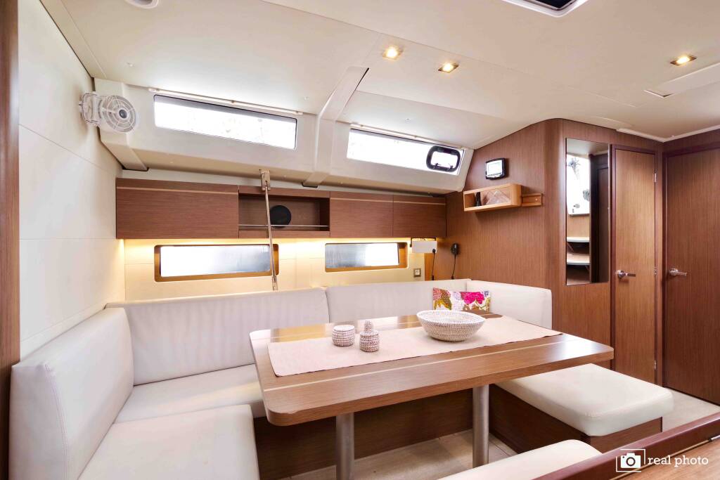 Oceanis 46.1 Nora  - Water maker, Solar Panel
