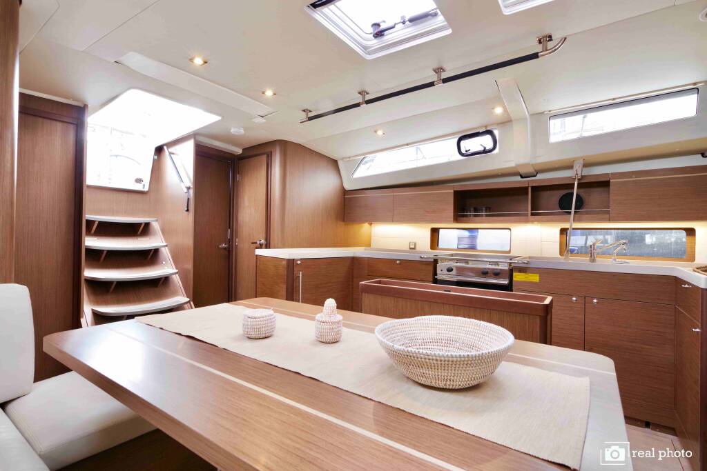 Oceanis 46.1 Nora  - Water maker, Solar Panel
