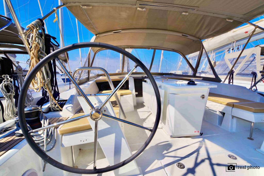 Oceanis 46.1 Nora  - Water maker, Solar Panel