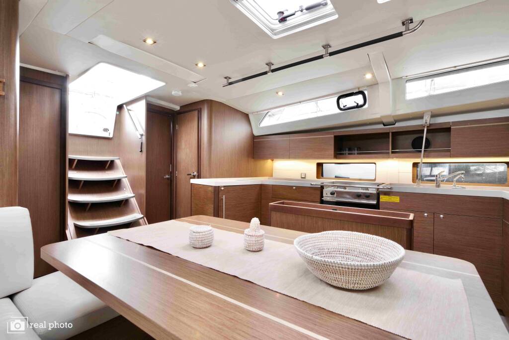 Oceanis 46.1 Ludi  - Water maker, Solar Panel