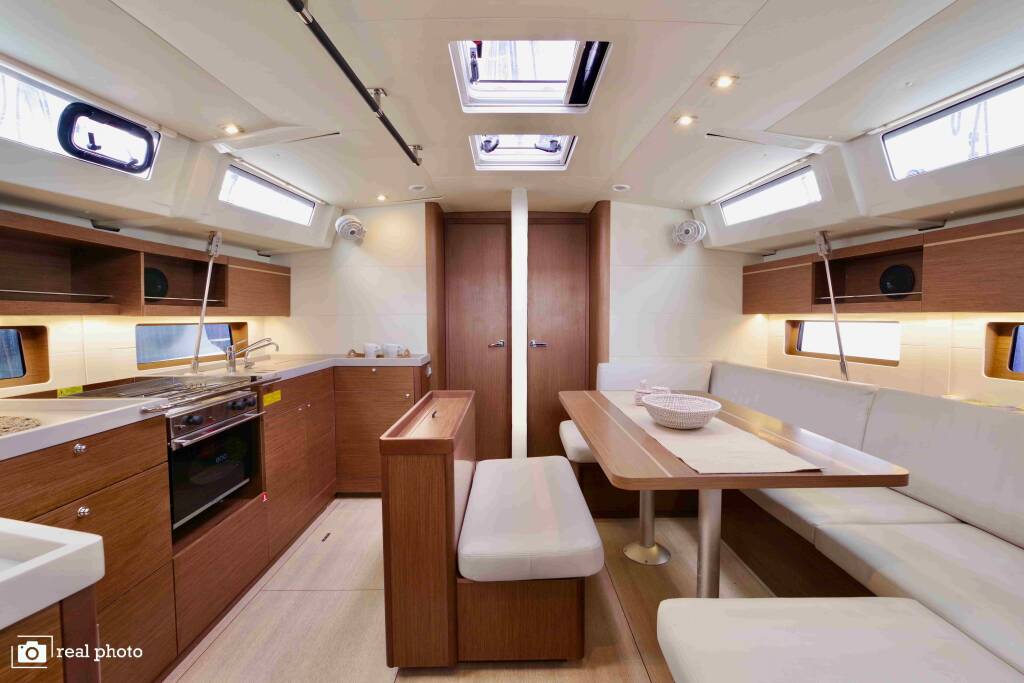 Oceanis 46.1 Ludi  - Water maker, Solar Panel