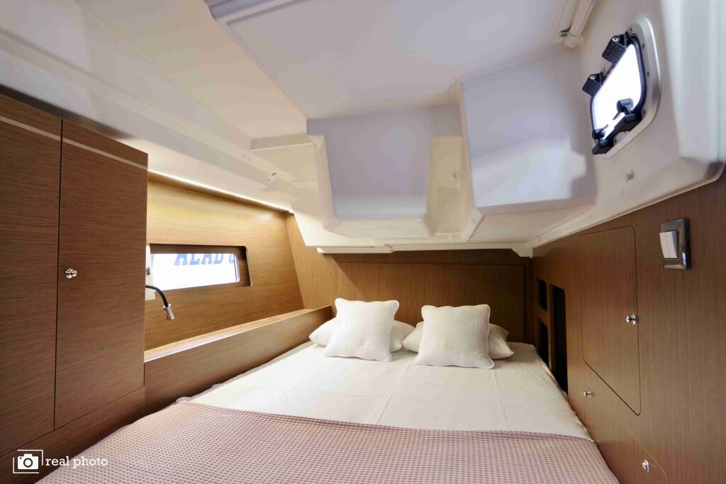 Oceanis 46.1 Ludi  - Water maker, Solar Panel