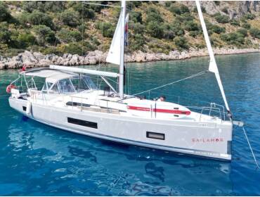 Oceanis 46.1 • Athena 4