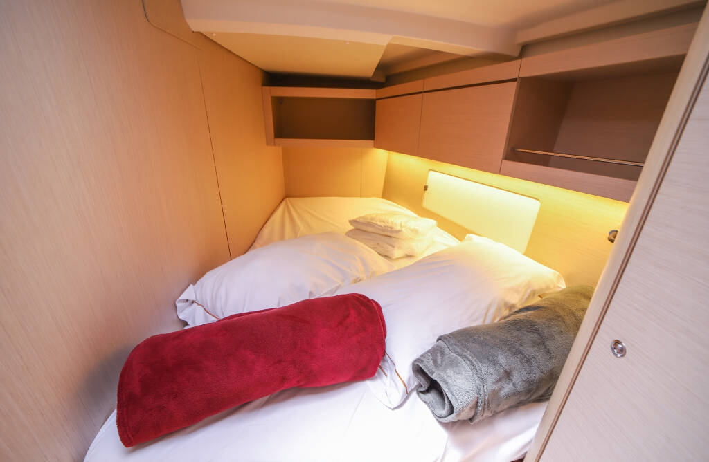 Oceanis 46.1 Eirene - Standard line