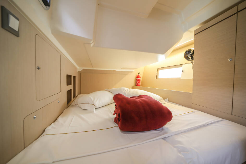 Oceanis 46.1 Eirene - Standard line