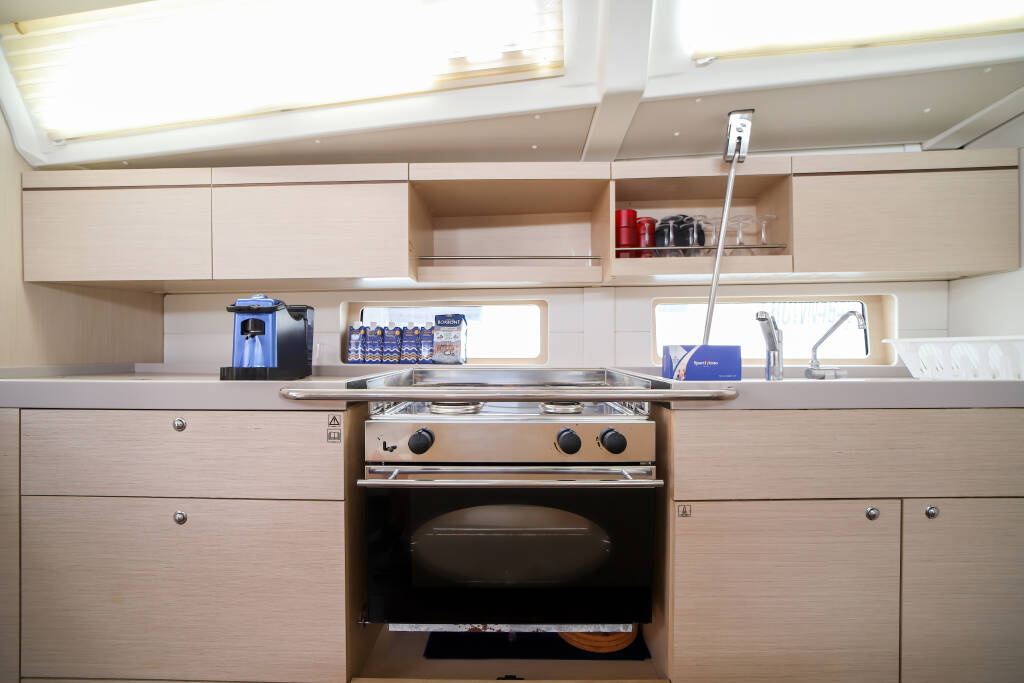 Oceanis 46.1 Eirene - Standard line