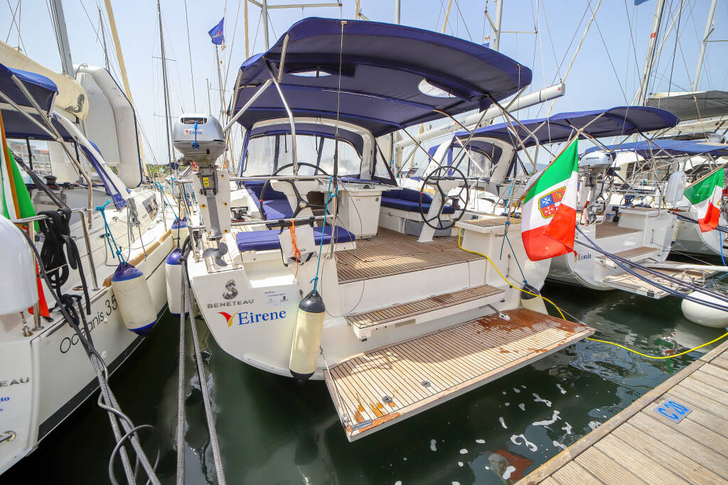 Oceanis 46.1 Eirene - Standard line