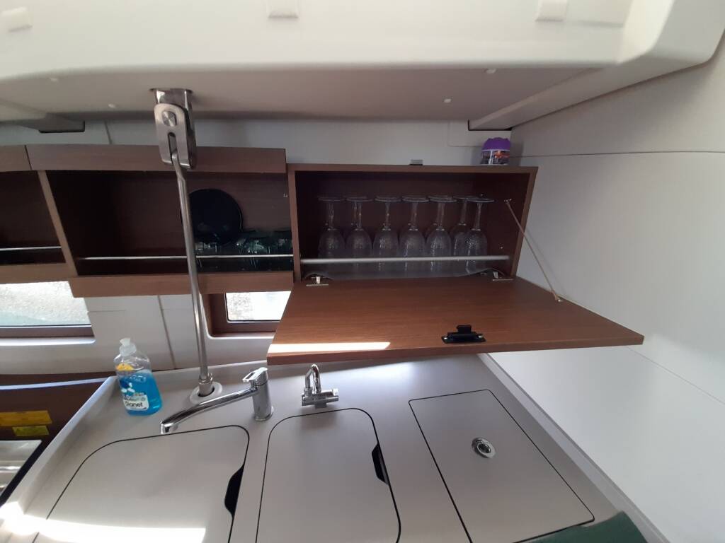 Oceanis 46.1 OKIROI (Performance Version, Electric WC, Bowthruster, Solar Panel, Inverter, Inox gangway) 