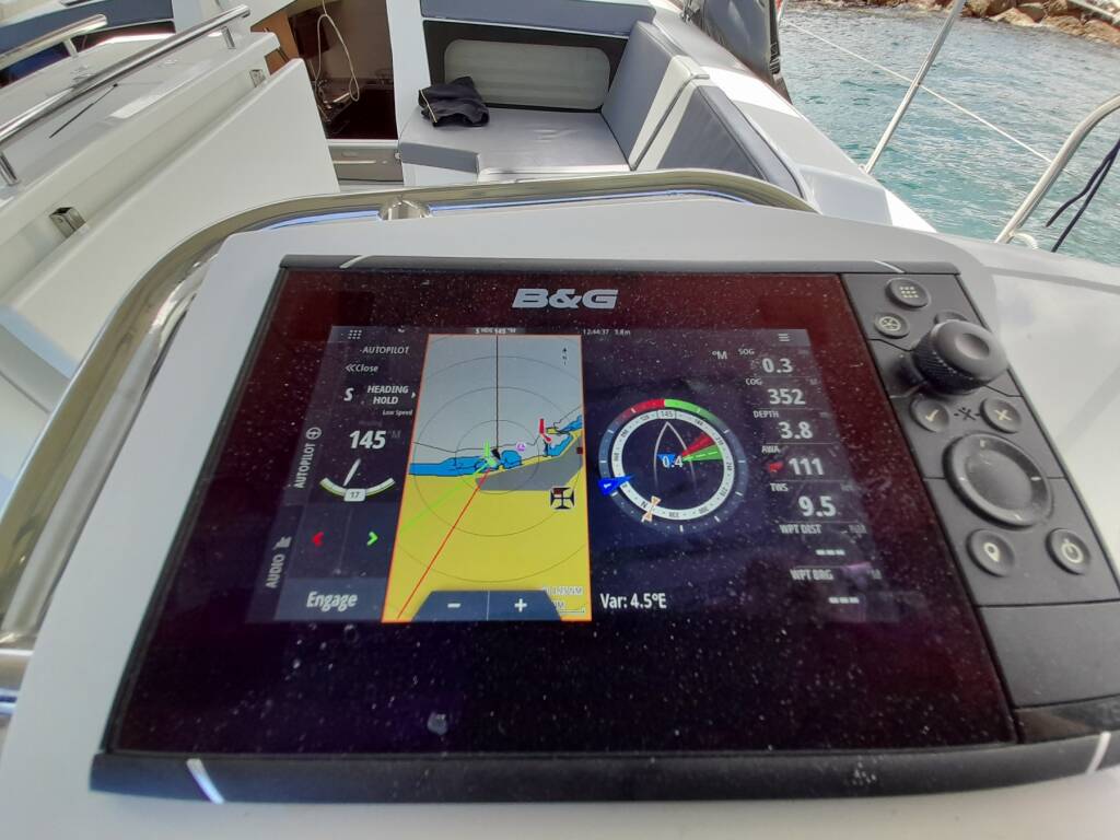 Oceanis 46.1 OKIROI (Performance Version, Electric WC, Bowthruster, Solar Panel, Inverter, Inox gangway) 