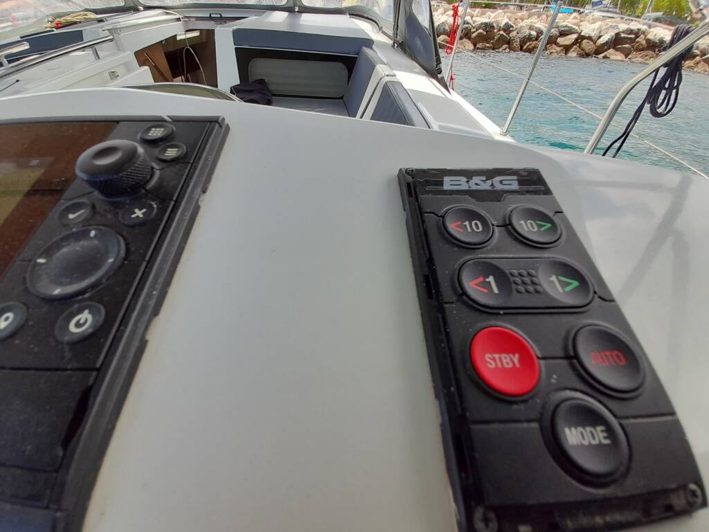 Oceanis 46.1 OKIROI (Performance Version, Electric WC, Bowthruster, Solar Panel, Inverter, Inox gangway) 