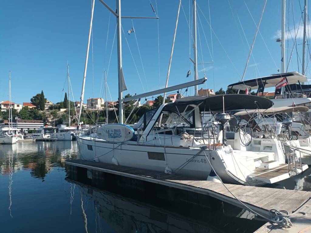 Oceanis 48 LR LUNA ROSSA
