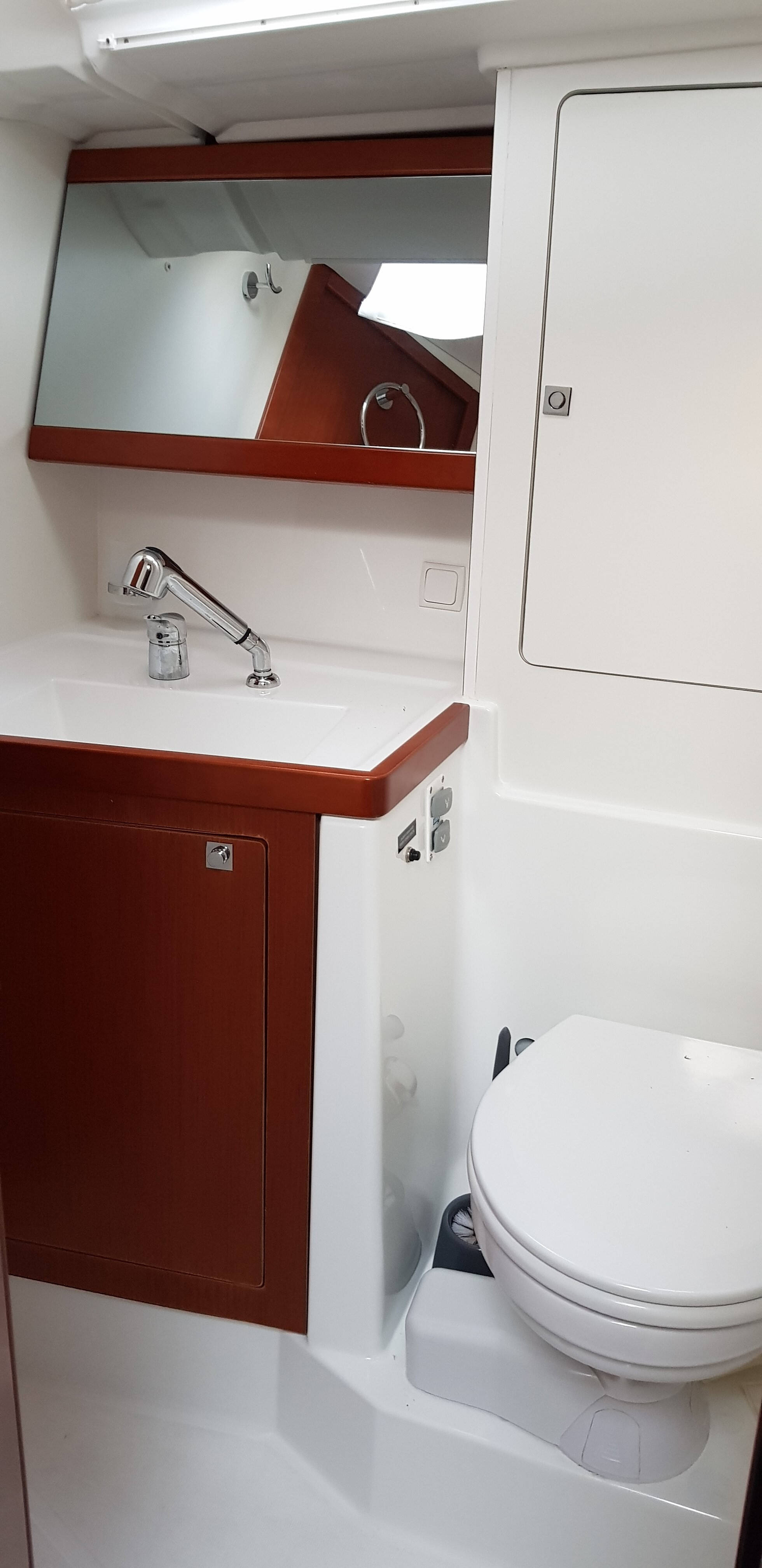 Oceanis 48 Senza Fine  ( A/C and Generator )