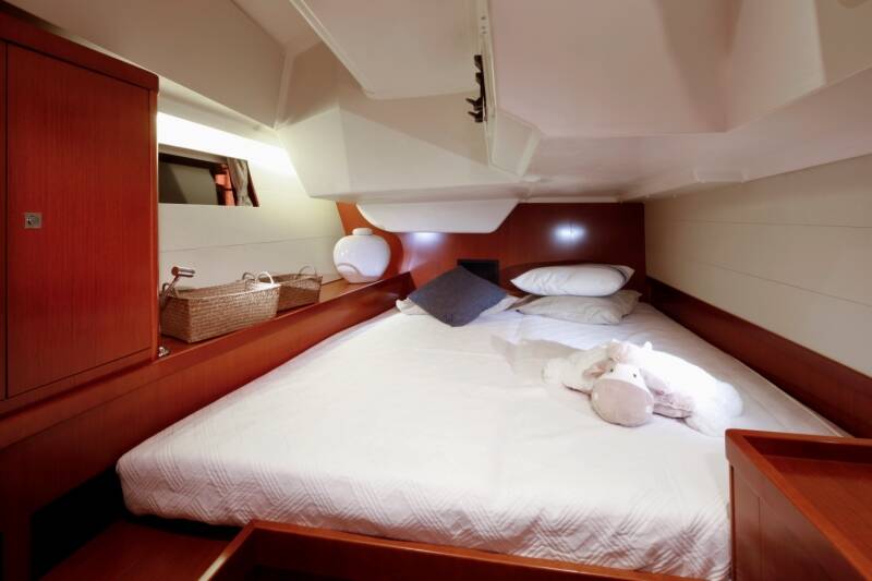 Oceanis 48 Nabucco: Forward Cabin #2 (Cabin Charter - 2 pax) Fully Crewed, ALL EXPENSES