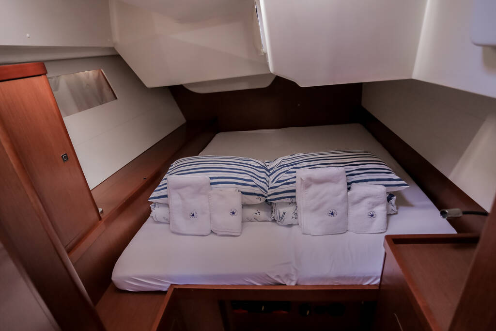 Oceanis 48 Nabucco: Forward Cabin #2 (Cabin Charter - 2 pax) Fully Crewed, ALL EXPENSES