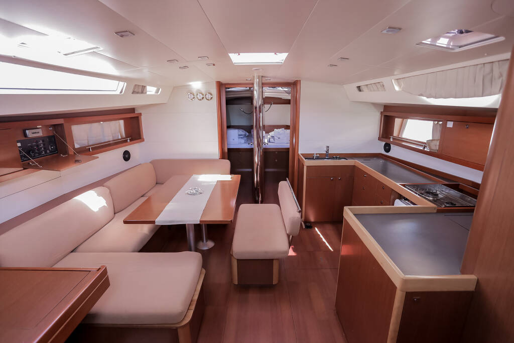 Oceanis 48 Nabucco: Aft cabin #2 (Cabin charter - 2 pax) Fully Crewed, ALL EXPENSES