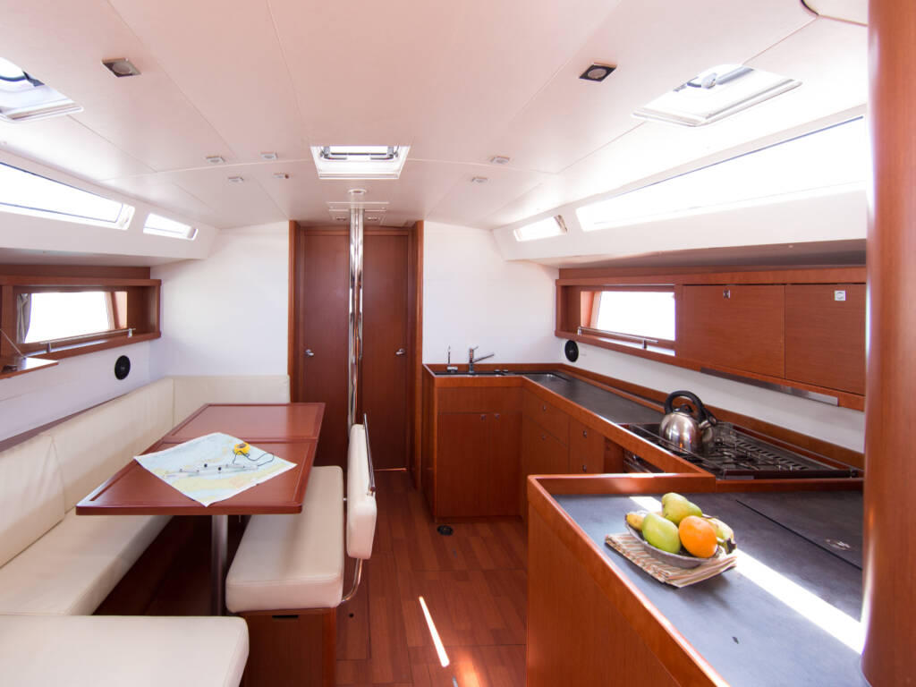 Oceanis 48 INVICTUS