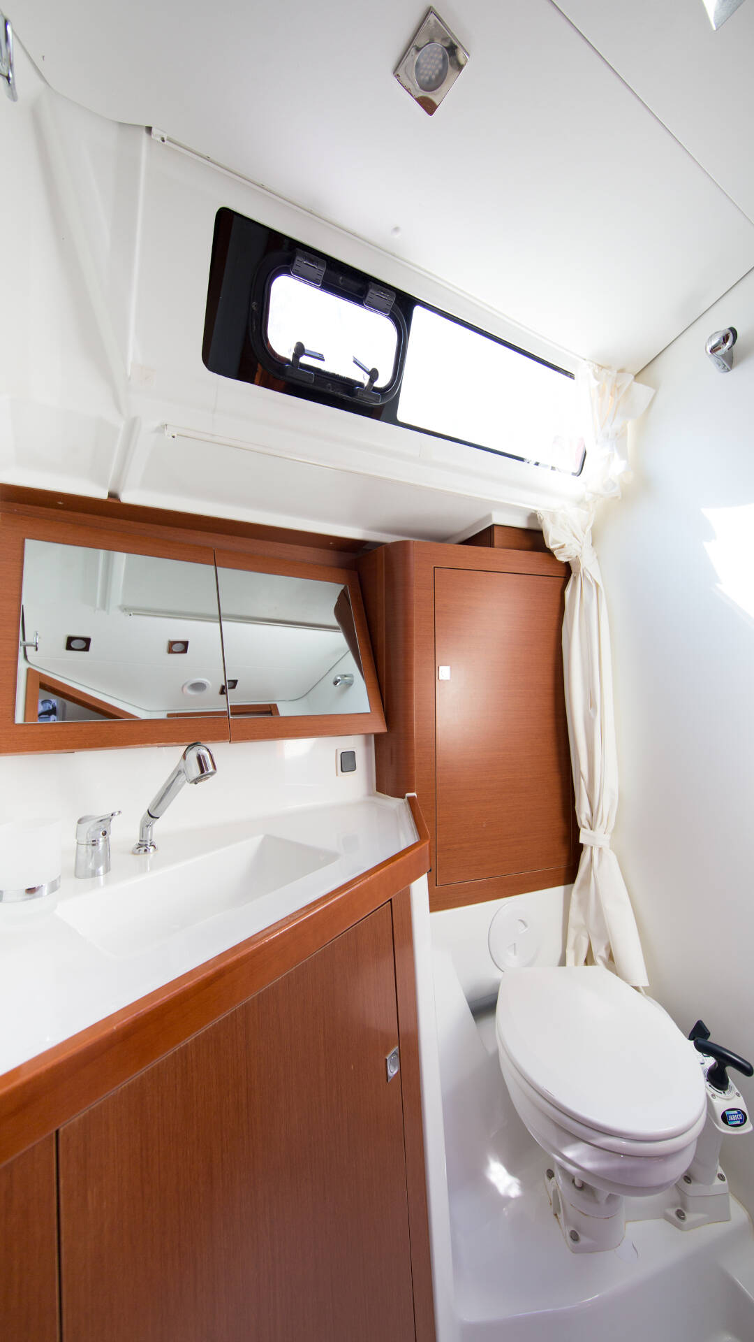 Oceanis 48 INVICTUS