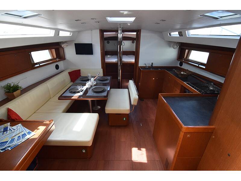 Oceanis 48 Butterfly (A/C - Generator - 12 pax)