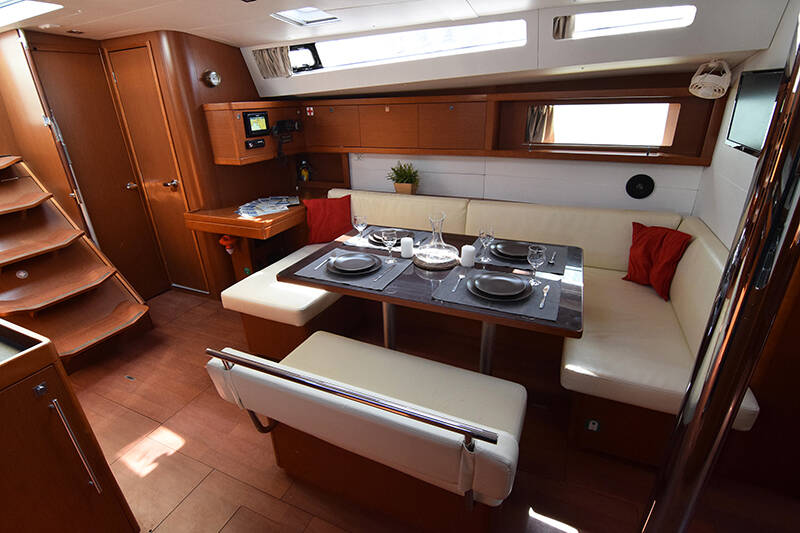 Oceanis 48 Butterfly (A/C - Generator - 12 pax)