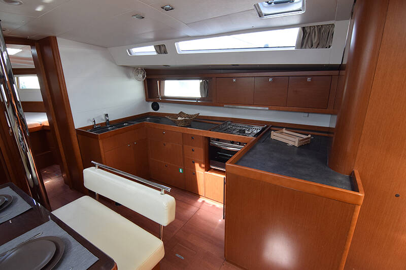 Oceanis 48 Butterfly (A/C - Generator - 12 pax)