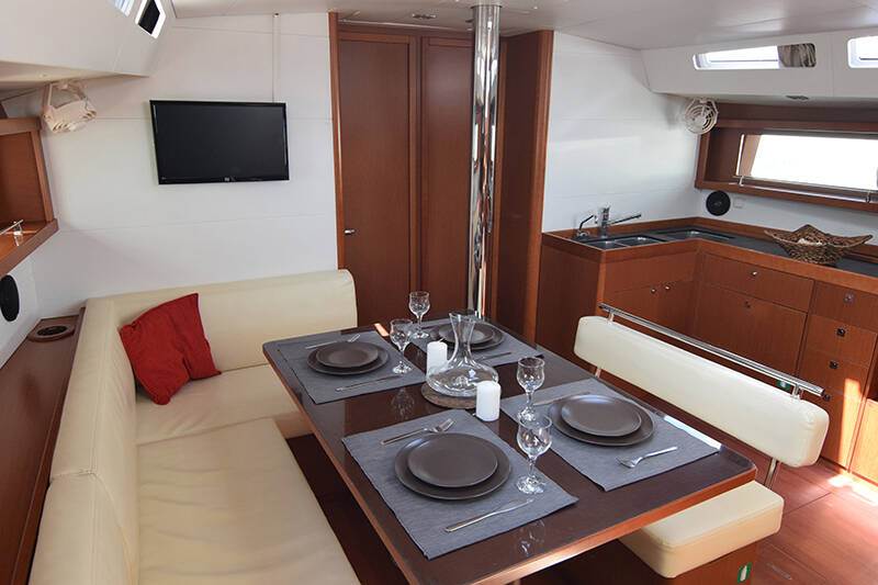 Oceanis 48 Butterfly (A/C - Generator - 12 pax)