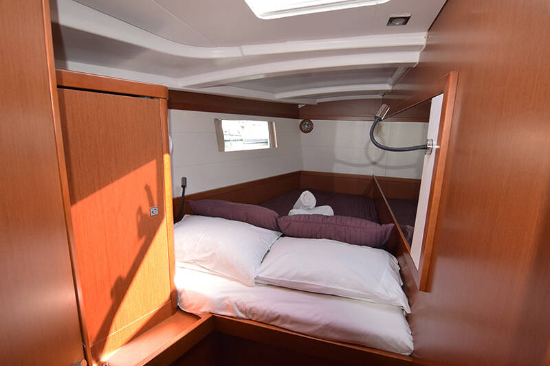 Oceanis 48 Butterfly (A/C - Generator - 12 pax)