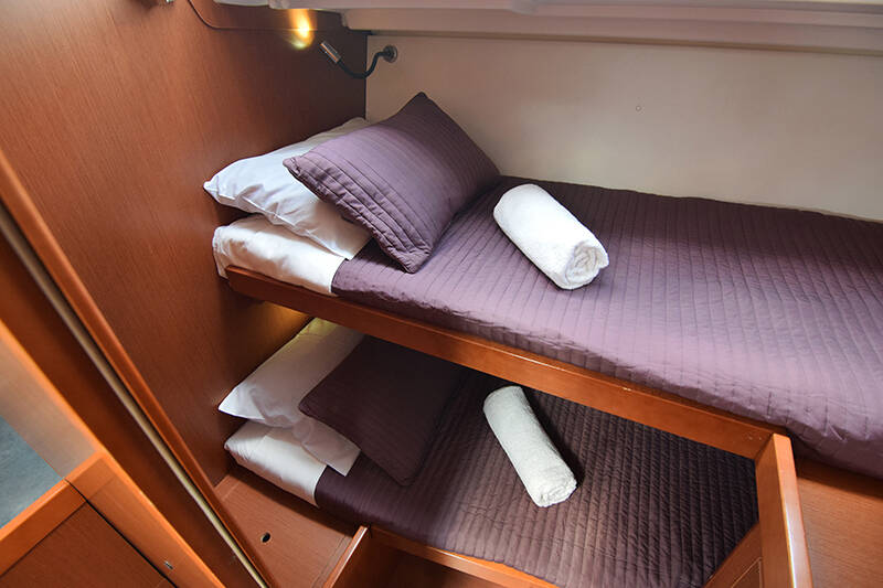 Oceanis 48 Butterfly (A/C - Generator - 12 pax)