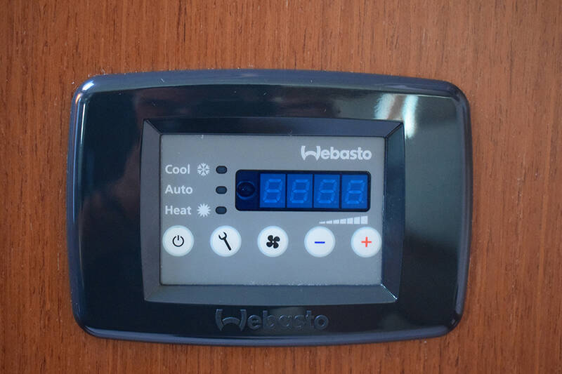 Oceanis 48 Butterfly (A/C - Generator - 12 pax)