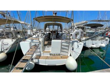 Oceanis 50 • Thano (A/C - Generator - 12 pax)