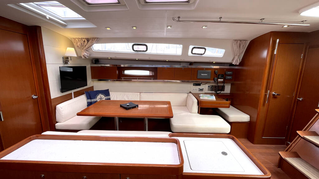 Oceanis 50 Thano (A/C - Generator - 12 pax)