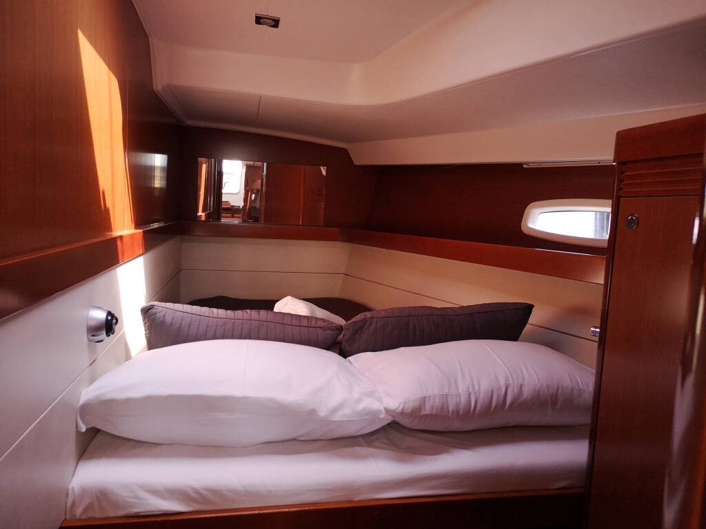 Oceanis 50 Thano (A/C - Generator - 12 pax)