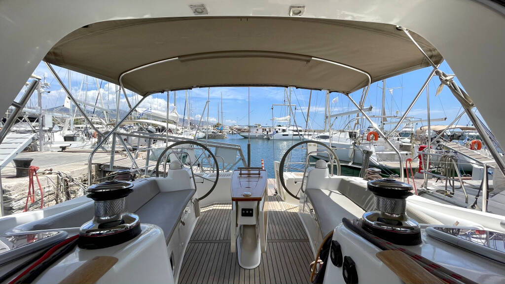 Oceanis 50 Thano (A/C - Generator - 12 pax)