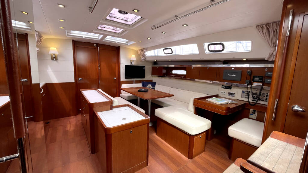 Oceanis 50 Thano (A/C - Generator - 12 pax)