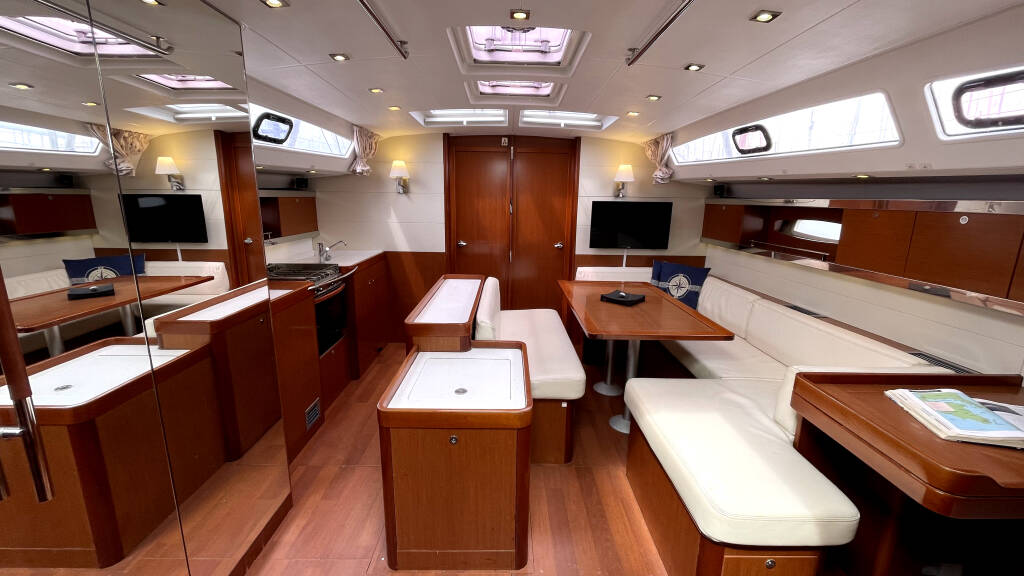 Oceanis 50 Thano (A/C - Generator - 12 pax)
