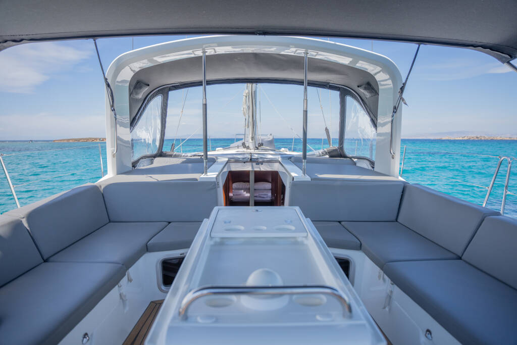 Oceanis 51.1 One Piece