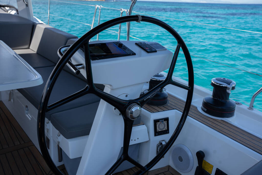Oceanis 51.1 One Piece
