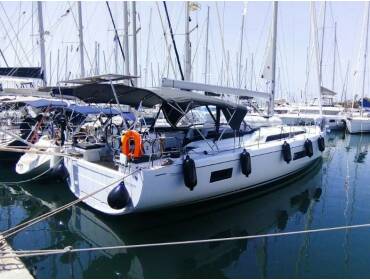 Oceanis 51.1 • ESCAPE (generator, air condition, water maker, 1 SUP free of charge)
