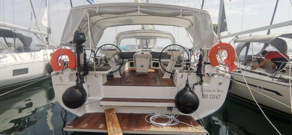 Oceanis 51.1 LIVING IN SEA (generator, air condition, teak cockpit, pearl grey hull, 1 SUP free of charge)