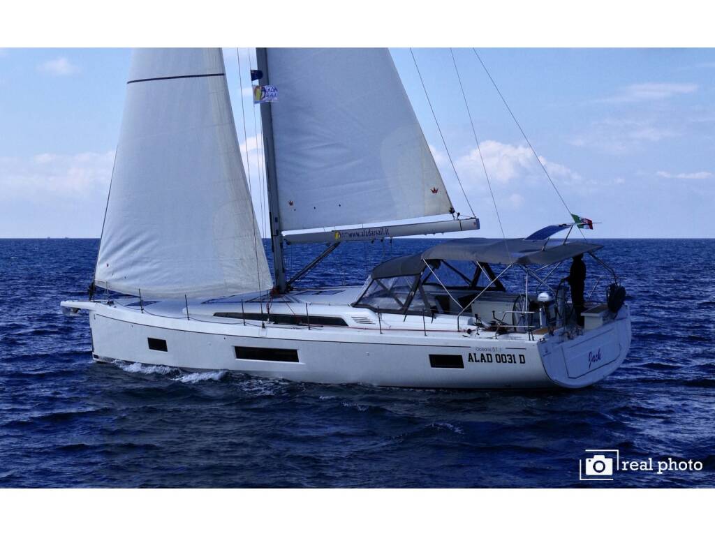 Oceanis 51.1 Jack - Water maker, Solar Panel