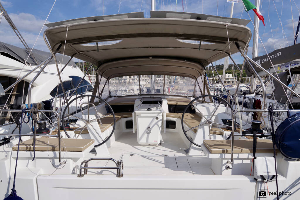 Oceanis 51.1 Jack - Water maker, Solar Panel